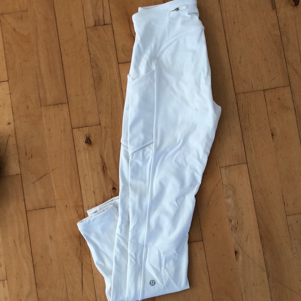 White lululemon leggings